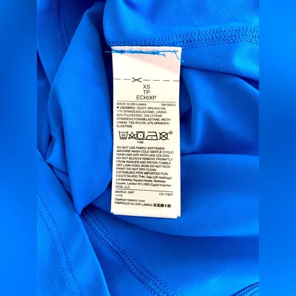 Like NEW! GAP FIT built-in bra 💙 blue strappy TANK TOP Size XS - Picture 5 of 6